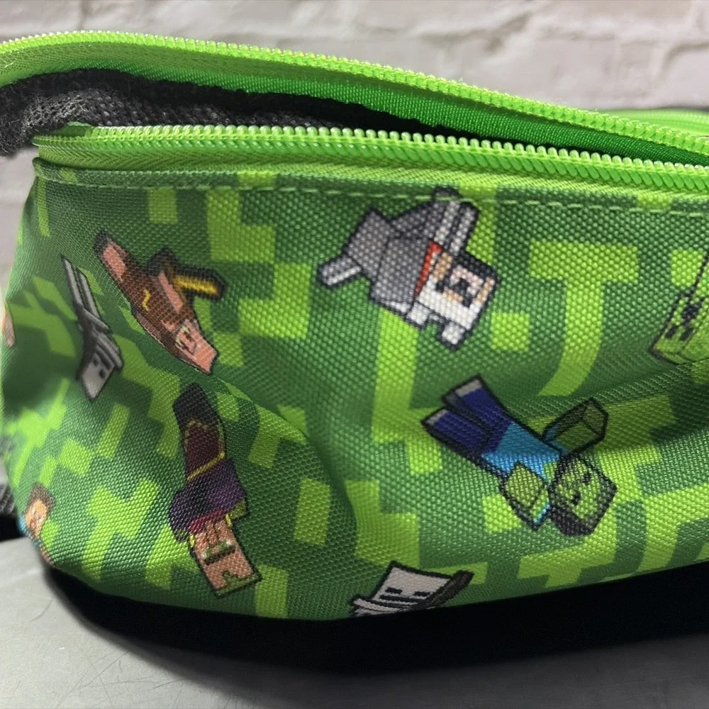 2025 Kid's Minecraft Creeper Green & Black Backpack 12x9x3 - VERY CLEAN